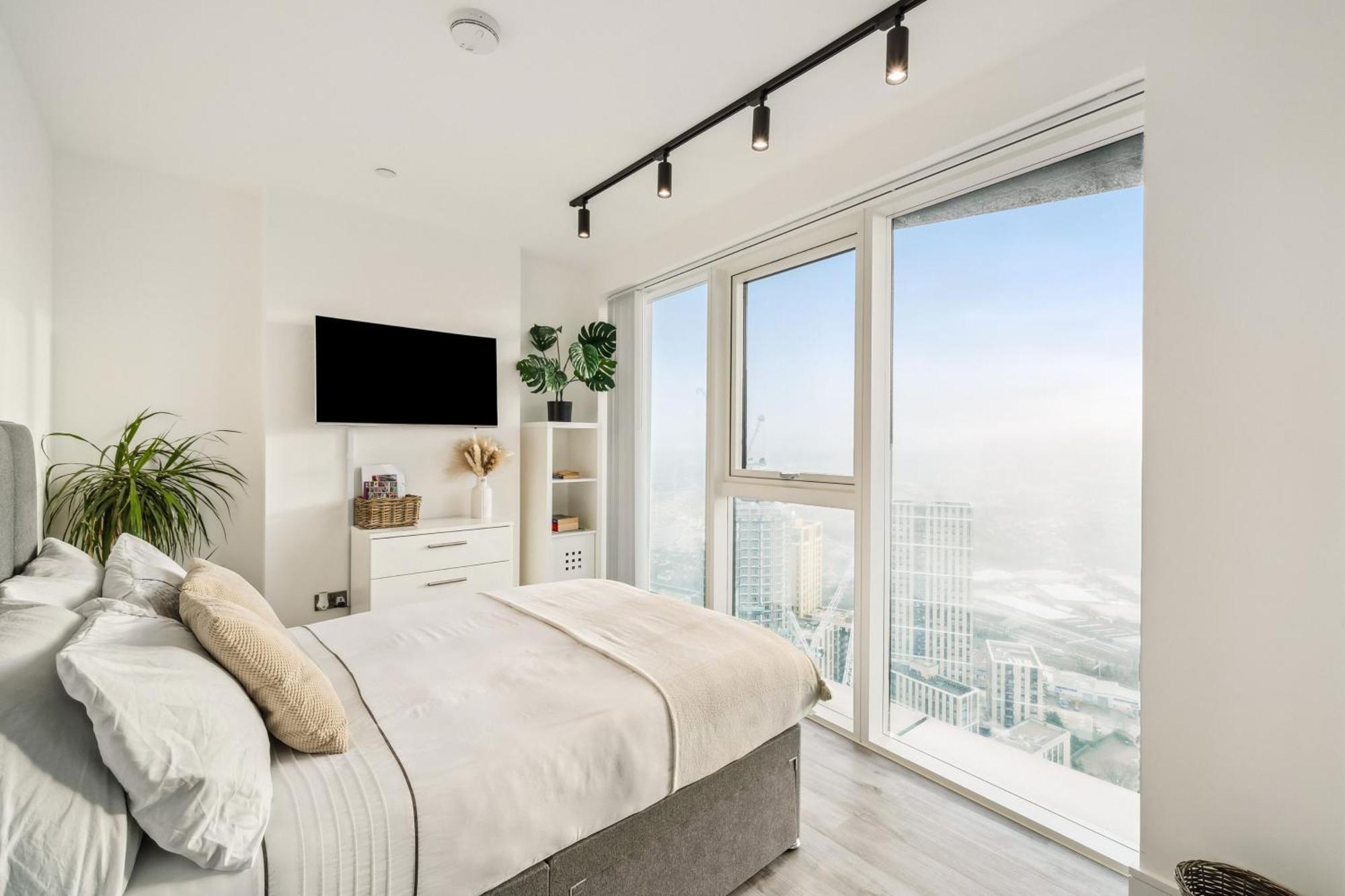 Homestay Modern Room, Scenic View, Fast Wi-fi, Balcony